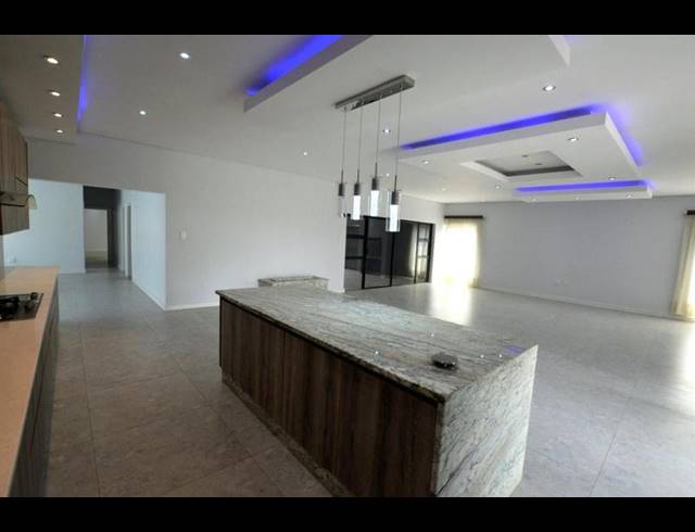 4 BEDROOM HOUSE FOR SALE IN HERON BANKS GOLF ESTATE